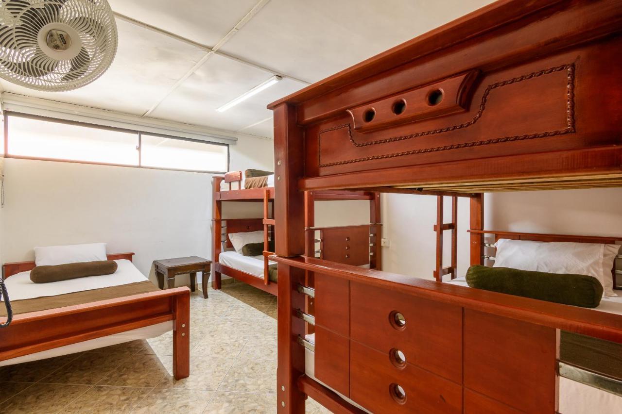 Hotel Sol Del Estadio Меделин Екстериор снимка